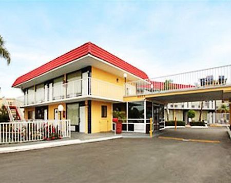 Express Inn & Suites Clearwater 파인라스파크 외부 사진