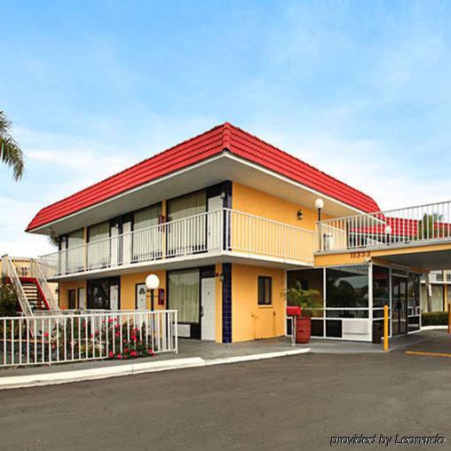 Express Inn & Suites Clearwater 파인라스파크 외부 사진