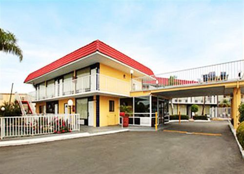 Express Inn & Suites Clearwater 파인라스파크 외부 사진