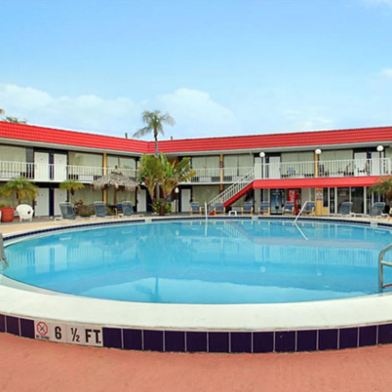 Express Inn & Suites Clearwater 파인라스파크 외부 사진