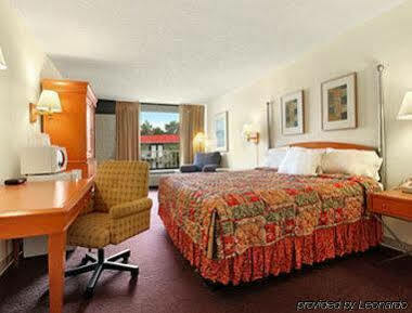 Express Inn & Suites Clearwater 파인라스파크 외부 사진